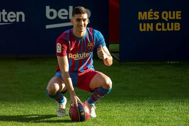 barcelonaya-sok-yeni-tanittigi-fernan-torresin-koronavirus-testi-pozitif-cikti-1641250715686.jpeg Barcelona'ya şok! Yeni tanıttığı Ferran Torres'in koronavirüs testi pozitif çıktı-1