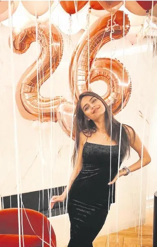 Amine Gülşe'nin yeni yaşını kutladı