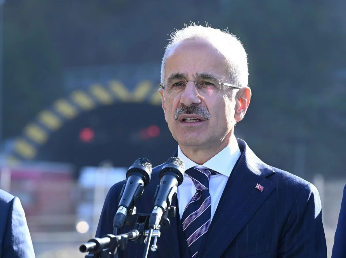 dallikavak-tuneli-aciliyor-20-dakikalik-yol-5-dakikaya-dusecek-1793357964030.jpg Dallıkavak Tüneli hizmete açılıyor: Erzurum-Rize yolunda 8 keskin viraj kalkacak, ulaşım 15 dakika kısalacak-3