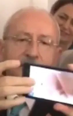 Kılıçdaroğlu'nun selfie çekme mücadelesi