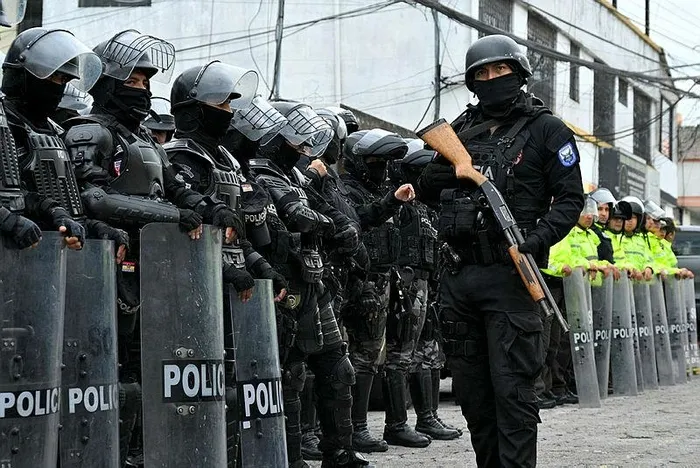 ekvador-gangster-yuvasina-dondu-hapishaneleri-ceteler-yonetiyor-meksika-kartellerinden-favelalara-guney-amerik-1704893850994.jpeg Ekvador gangster yuvasına döndü: Hapishaneleri çeteler yönetiyor! Meksika kartellerinden favelalara: Güney Amerika’da neler oluyor?-5