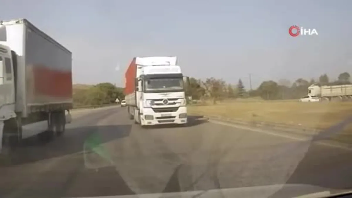 Bursa'da kırmızı ışıkta geçen tır, faciaya davetiye çıkardı
