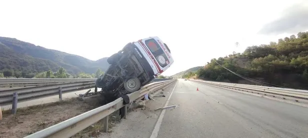 Tokat'ta korkunç kaza! Bariyerlere çarpan ambulansta bulunan hasta hayatını kaybetti-2