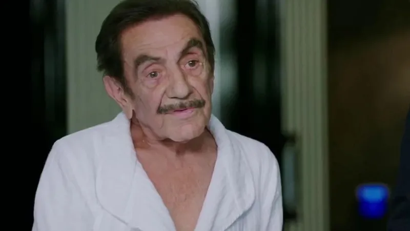 aydemir-akbas-kimdir-kac-yasinda-aydemir-akbas-saglik-durumu-nasil-ne-kanseriydi-ibrahim-tatlises-yogun-bakima-1723733514862.jpeg Aydemir Akbaş sağlık durumu nasıl, ne kanseriydi? Aydemir Akbaş kimdir, kaç yaşında? İbrahim Tatlıses kötü haberi verdi-3