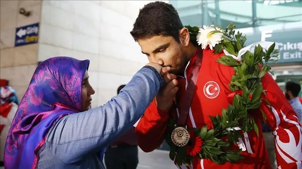 olimpiyat-dunya-ve-avrupa-sampiyonu-taha-akgul-tokyo-olimpiyalarina-1-ay-kalmasina-ragmen-gundemin-futbol-olmasina-sitem-etti-1624266773308.jpg Olimpiyat Dünya ve Avrupa şampiyonu Taha Akgül Tokyo Olimpiyatları'na 1 ay kalmasına rağmen gündemin futbol olmasına sitem etti-6