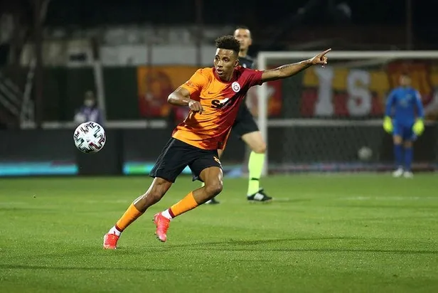 galatasarayin-transfer-etmek-istedigi-gedson-fernandesten-taraftari-heyecanlandiran-hamle-1626289345546.jpeg Galatasaray’ın transfer etmek istediği Gedson Fernandes’ten taraftarı heyecanlandıran hamle!-4