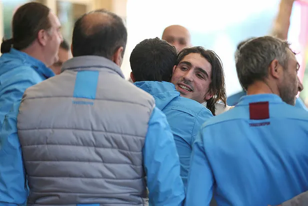 Abdülkadir Ömür, Trabzonspor kampını ziyaret etti-4