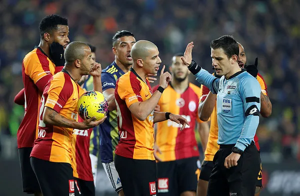 son-dakika-galatasaray-fenerbahce-macinin-hakemi-belli-oldu-mhkdan-dikkat-ceken-atama-1637227685878.jpg