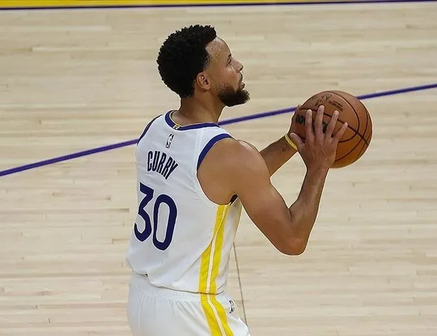 Stephen Curry’den 56 sayı