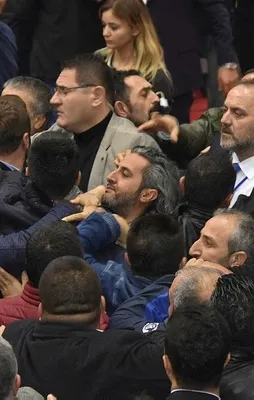CHP kongresinde yumruklar konuştu