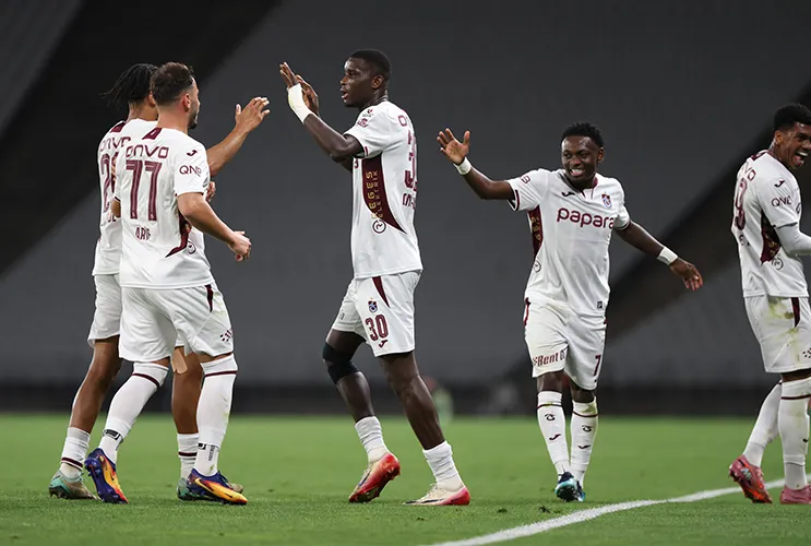 Fırtına golcüleriyle güldü!