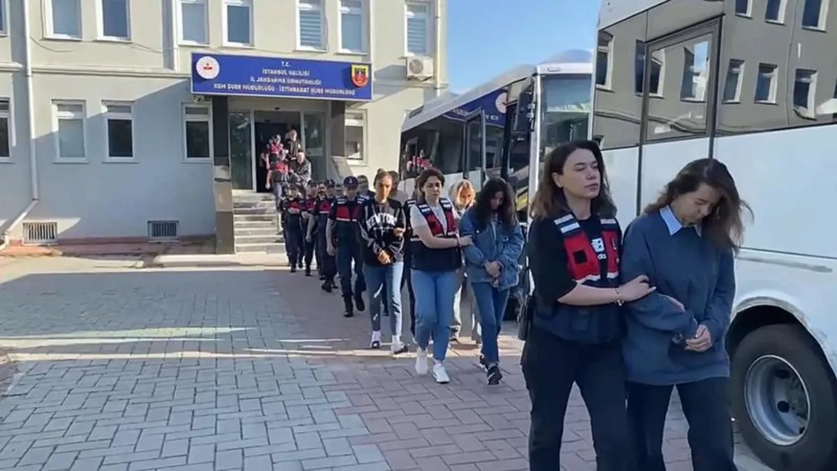 CHP'li İBB'ye 3. dalga yolsuzluk operasyonunda 13 şüpheli tutuklandı! Bir şüpheli daha etkin pişmanlıktan yararlandı