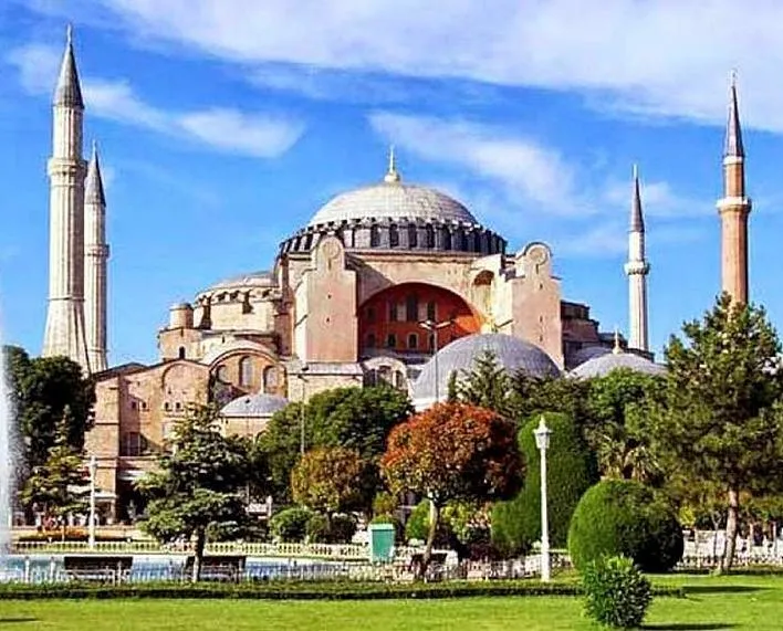 Ayasofya’da ezan Yunanistan’ı rahatsız etti