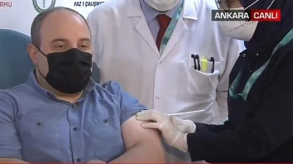 sanayi-ve-teknoloji-bakani-mustafa-varank-yerli-koronavirus-asisinin-2dozunu-oldu-1620408164178.jpeg Son dakika: Bakan Varank'tan yerli koronavirüs aşısı açıklaması: "Tüm insanlıkla paylaşmaya hazırız"-4