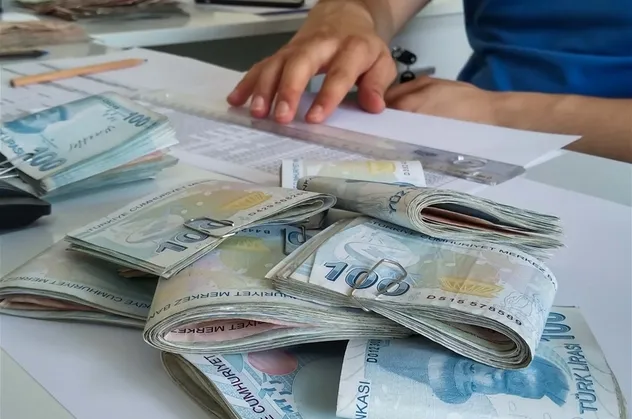 Çalışma hayatında yeni dönem! İşçiye SMS'li uyarı