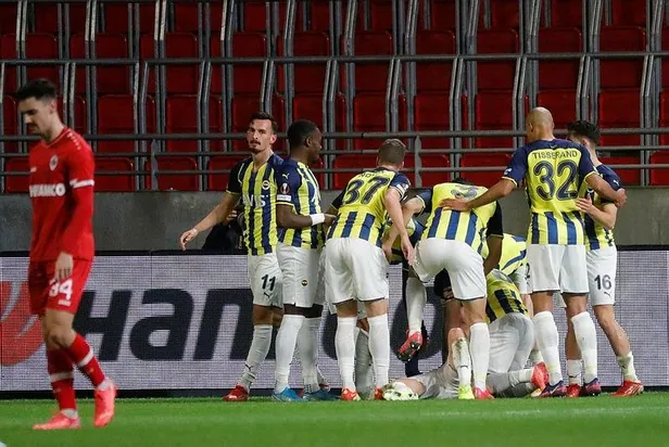 avrupada-fenerin-gecesi-antwerp-0-3-fenerbahce-mac-sonucu-1636064341201.jpeg