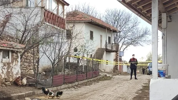 son-dakika-turkiye-boyle-vahset-gormedi-bir-aylik-bebegini-bicaklayip-sobaya-atip-yakti-1638364826962.jpg SON DAKİKA: Türkiye böyle vahşet görmedi! Bir aylık bebeğini bıçaklayıp sobaya atıp yaktı-9