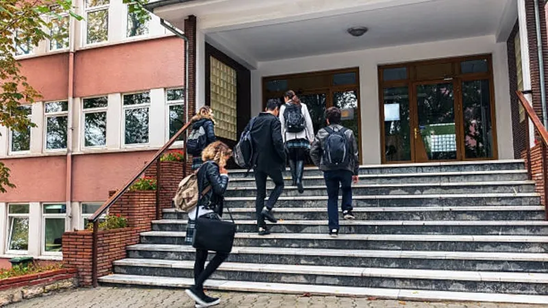 ikinci-donem-subat-ayinda-basliyor-2026-meb-tatil-takvimi-1768555560083.jpg İkinci dönem Şubat ayında başlıyor! 2026 MEB tatil takvimi-4