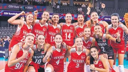 portekiz-medyasindan-bomba-iddia-galatasaray-joao-novais-ile-ilgileniyor-1656975984387.jpeg Portekiz medyasından bomba iddia! Galatasaray Joao Novais ile ilgileniyor-14