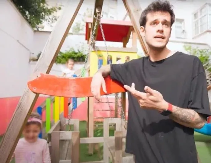 ’Kreş öğretmeni’ oldu tepki yağdı!