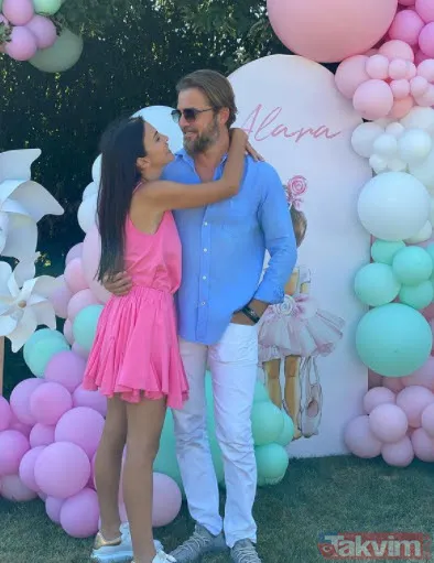 Engin Altan Düzyatan ve eşi Neslişah Alkoçlar sosyal medyada aşka geldi! Çocuklarını bile saklıyorlardı ama... - 4