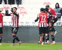 Sivasspor evinde rahatladı! Bandırmaspor’u 2-0 devirdi