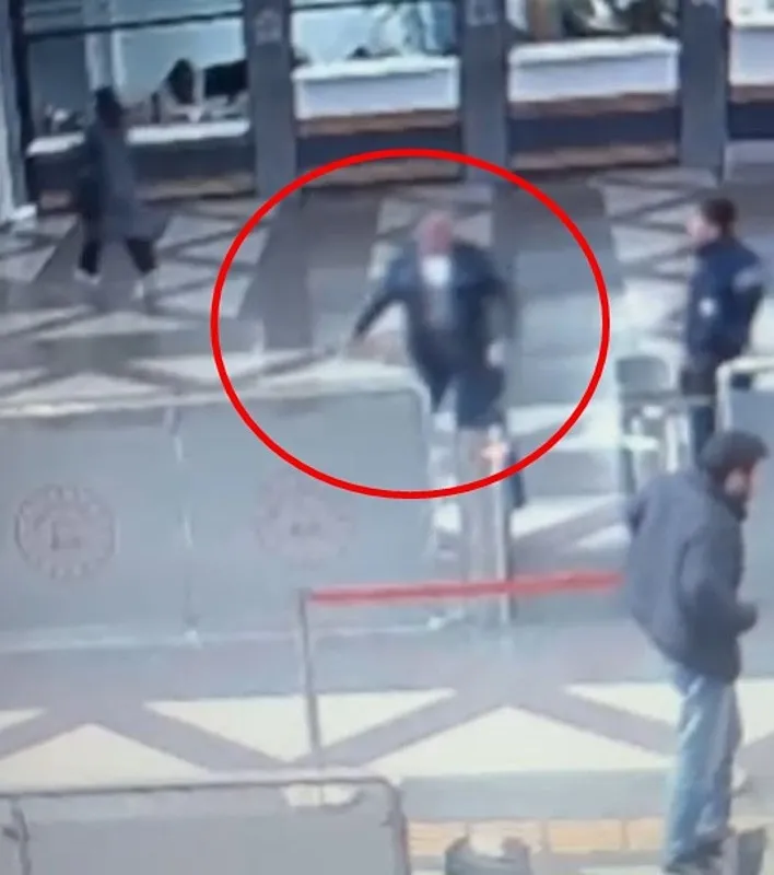 Bursa Adliyesi’ndeki dehşetin görüntüleri çıktı: Silahı tekerlekli sandalye ile sokmuş-5