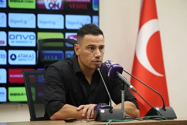 PSG'nin yeni transferi Lionel Messi, Reims karşısında yeni formasıyla ilk kez sahaya çıktı (Spor haberleri)-4