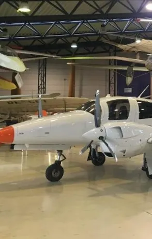 Dubai'de küçük uçak düştü: 4 ölü