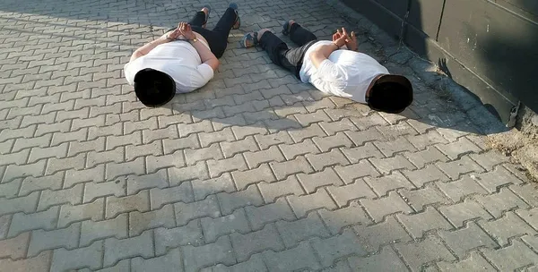 ankaradaki-dam-operasyonu-pavyon-isleten-suc-orgutundeki-6-zanli-tutuklandi-1594116166673.jpg Ankara'da "Dam" operasyonu! Pavyon işleten suç örgütündeki 6 zanlı tutuklandı-3