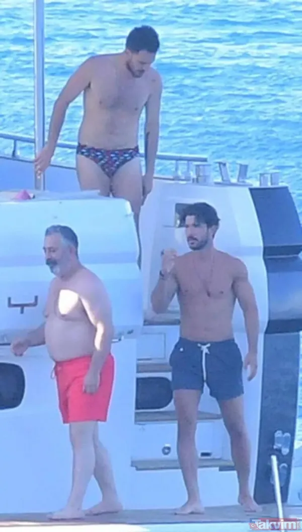 Serenay Sarıkaya ile Umut Evirgen Mikanos'ta fena ifşa oldu! Gizli tatilden bomba görüntüler ortaya çıktı bikinili Serenay... - 36