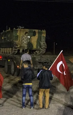 Türk askeri İdlib'de böyle karşılandı