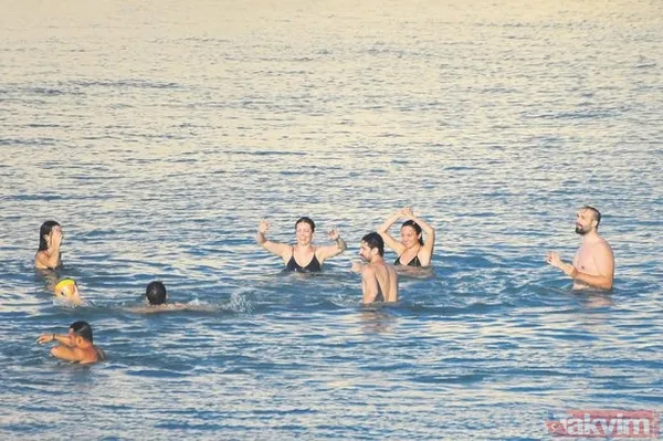 11 yaş küçük sevgilisiyle aşka geldi! İrem Sak’ın denizde romantik anları! Furkan Korkmaz ile bakın nasıl görüntülendi - 5