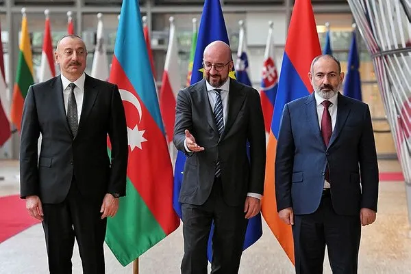brukselde-uclu-zirve-aliyev-ile-pasinyan-gorustu-1653256639625.jpg Brüksel'de üçlü zirve: Aliyev ile Paşinyan görüştü-2