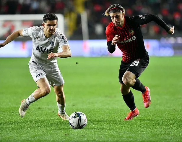 1639431037513.jpeg Fenerbahaçe'ye ağır yara! Erol Bulut eski takımına boyun eğdirdi-8