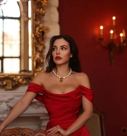 Aygün Aydın kırmızı odasında bornozunu çıkardı milyonlarla paylaştı! Hakan Sabancı'ya bela olan Aygün Aydın...-2