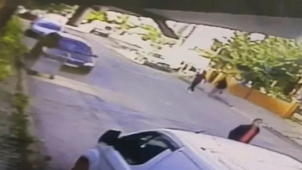 1591535260060.jpg İstanbul'da kan donduran olay! Boşanmak isteyen eşine dehşeti yaşattı-4