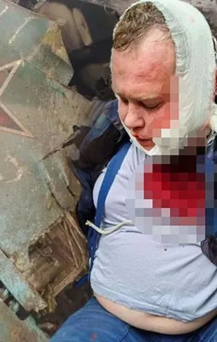 Ukrayna askerleri tarafından vurularak düşürülen uçaktan atlayan Rus pilot siviller tarafından yakalandı