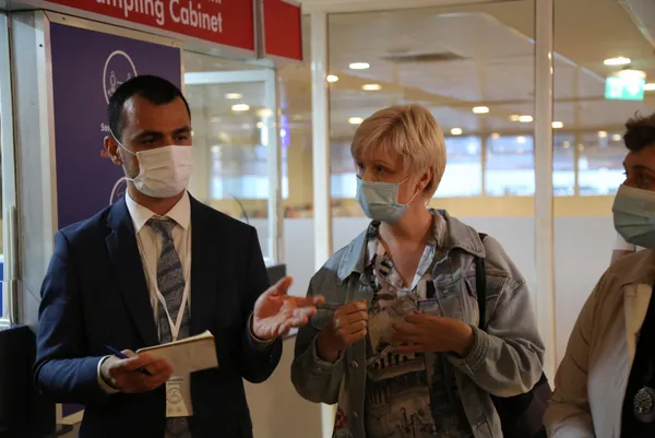 koronavirus-nedeniyle-turkiyeye-kisitlama-uygulayan-rusyada-gelen-heyet-antalyada-turizm-tesislerini-inceliyor-1623931027251.jpg Koronavirüs nedeniyle Türkiye'ye kısıtlama uygulayan Rusya'da gelen heyet Antalya'da turizm tesislerini inceliyor-8