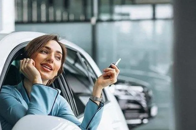 2015 model renault clio marka araç icradan satılığa çıkarıldı
