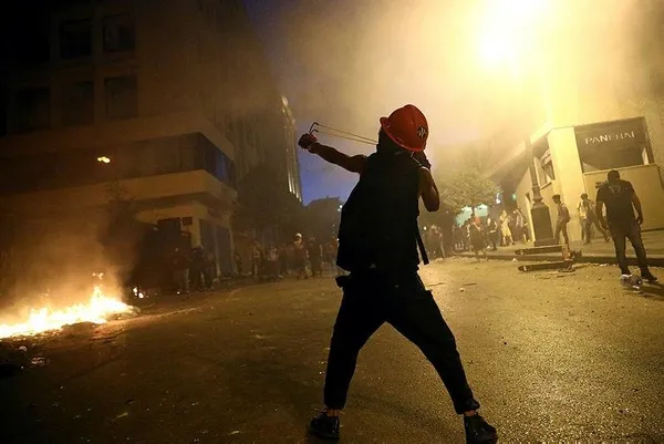 Lübnan'da tansiyon düşmüyor! Beyrut'ta güvenlik güçlerinden protestoculara müdahale-2