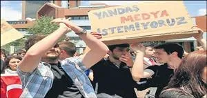 Basına protesto