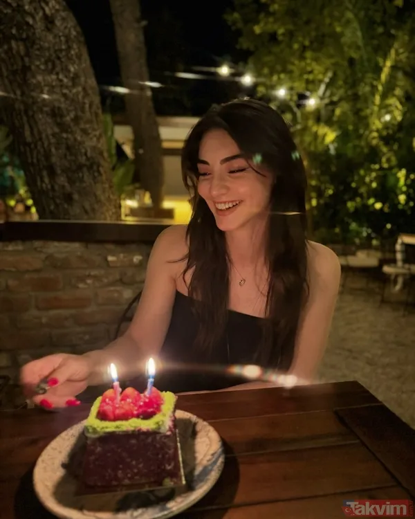 Kuruluş Osman’ın Bala Hatun’u Özge Törer’den yeni yaşına özel pozlar! Burak Özçivit’in partneri sosyal medyayı salladı! Bakın ne diledi - 5