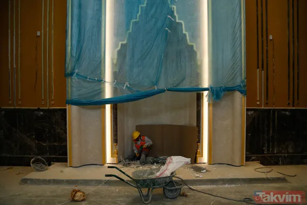 SON DAKİKA: İstanbul Taksim'de yapımı devam eden camide heyecanlandıran anlar! Dev avize ve kapı kasası takıldı! İnce işçiliğe geçildi - 6