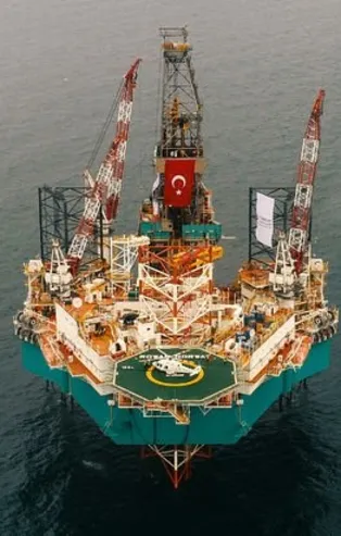 Fatih Gemisi Kıbrıs'ın batısında doğalgaz ve petrol aramaya başladı