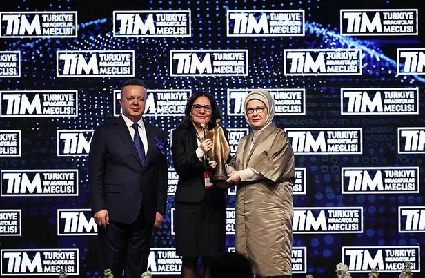 Emine Erdoğan: Kadınların önündeki engelleri kaldırmak için büyük bir gayret içindeyiz-6