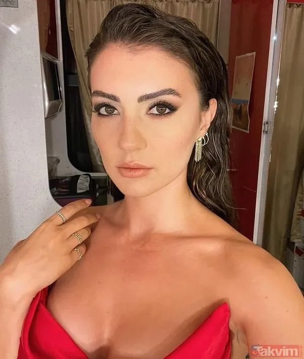 Burcu Özberk sosyal medyayı ateşe verdi! ‘Yine yangınlar yine ben’ diyen Burcu dekolteli beyaz minisiyle ortalığı kasıp kavurdu - 4