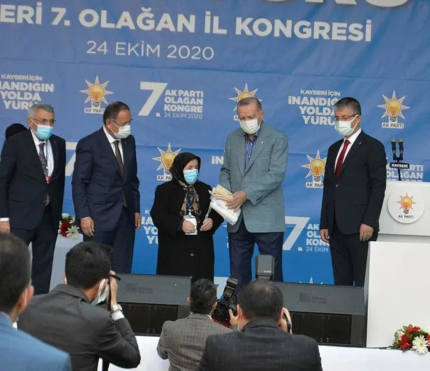 Son dakika: Başkan Erdoğan'dan İslam'a saldıran Macron'a çok sert tepki: Zihinsel noktada bir tedaviye ihtiyacı var-1