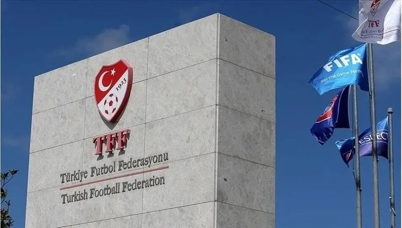 pfdk-super-ligden-6-kulube-para-cezasi-verdi-1706813172389.jpeg Profesyonel Futbol Disiplin Kurulu, Süper Lig'den 6 kulübe para cezası verdi-4