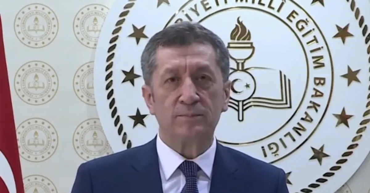 Son dakika: Milli Eğitim Bakanı Ziya Selçuk açıkladı: Uzaktan eğitim 31 Mayıs'a kadar devam edecek | Video